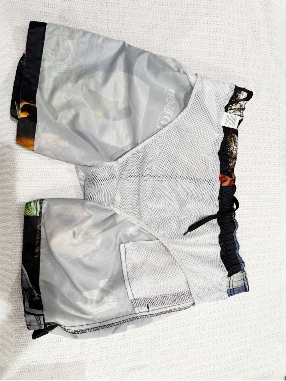 PLAYBOY Black Multicolor Collage Beach Print Swim Shorts L - Picture 9 of 9
